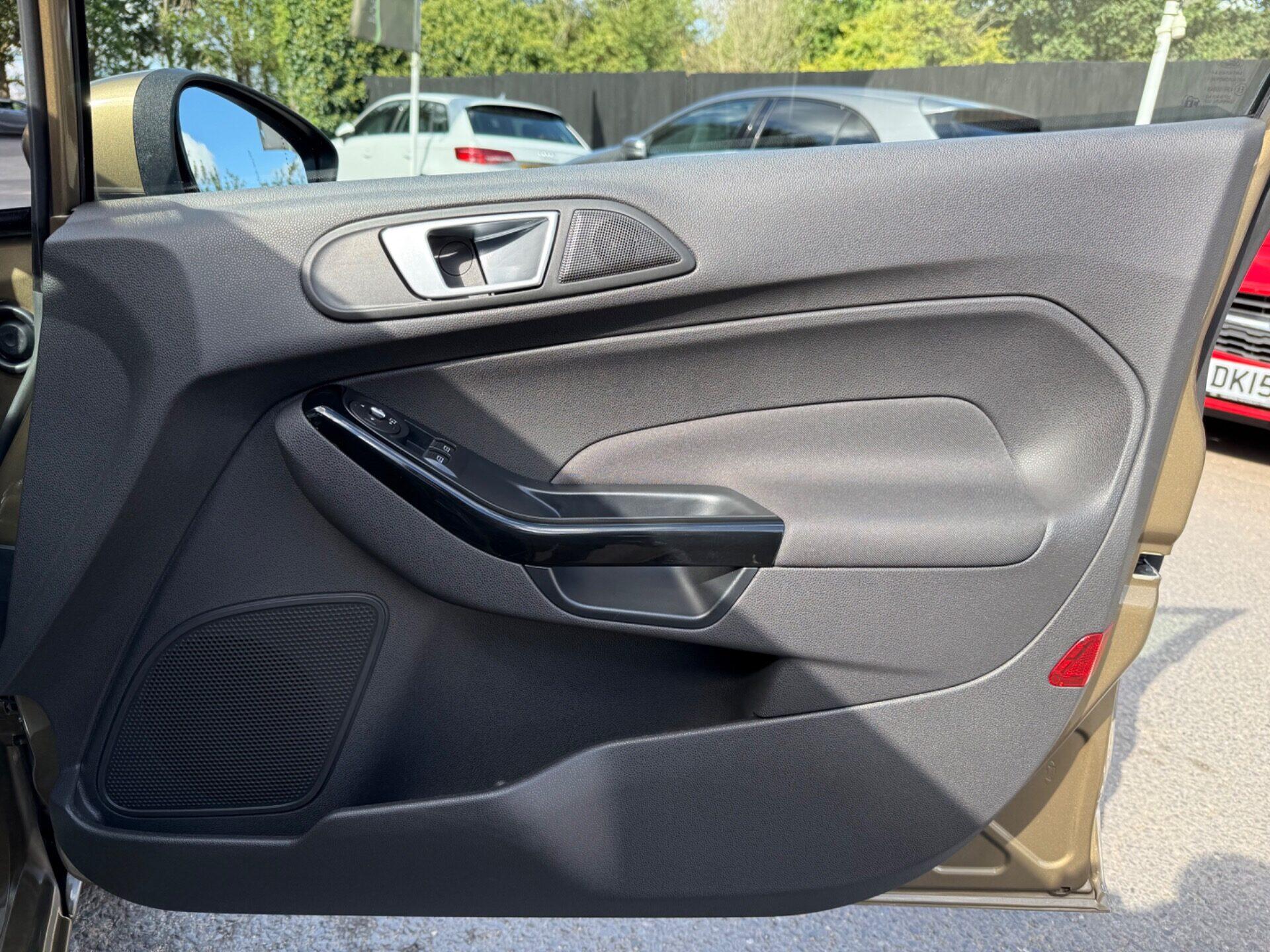Ford Fiesta view 31