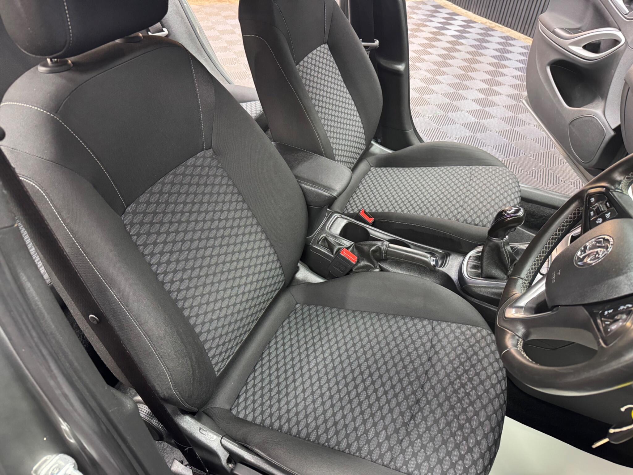 Vauxhall Astra view 7