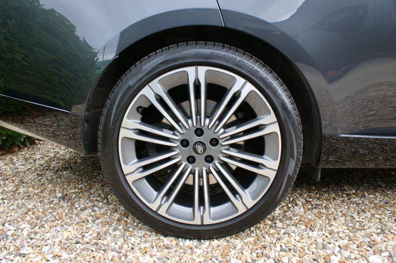 Land Rover Range Rover view 11
