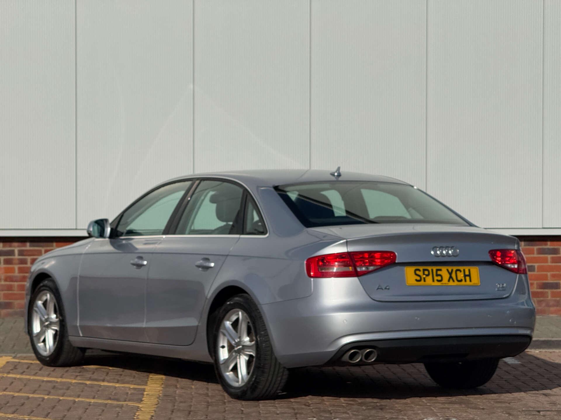 Audi A4 view 4