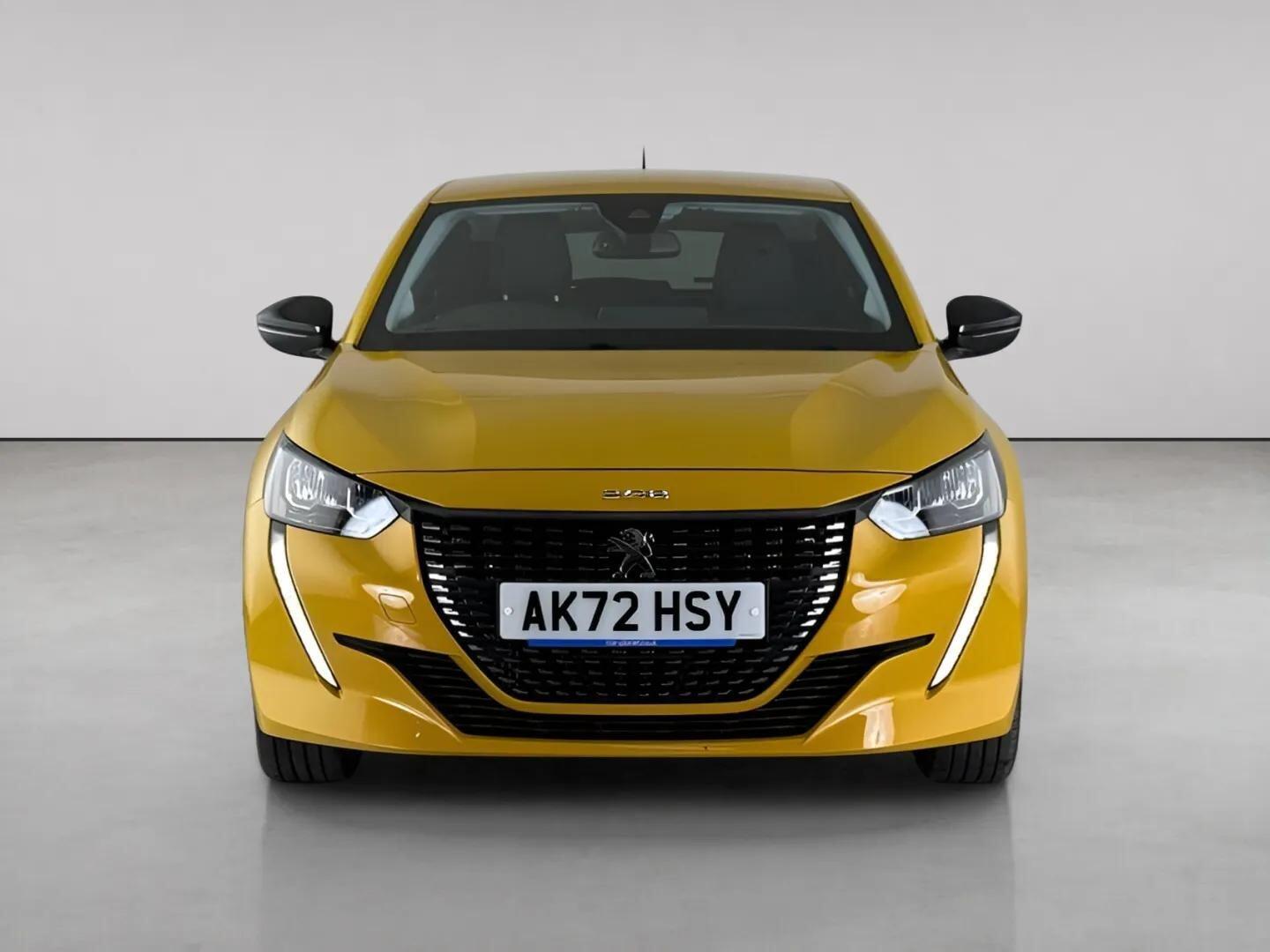 Peugeot 208 view 5