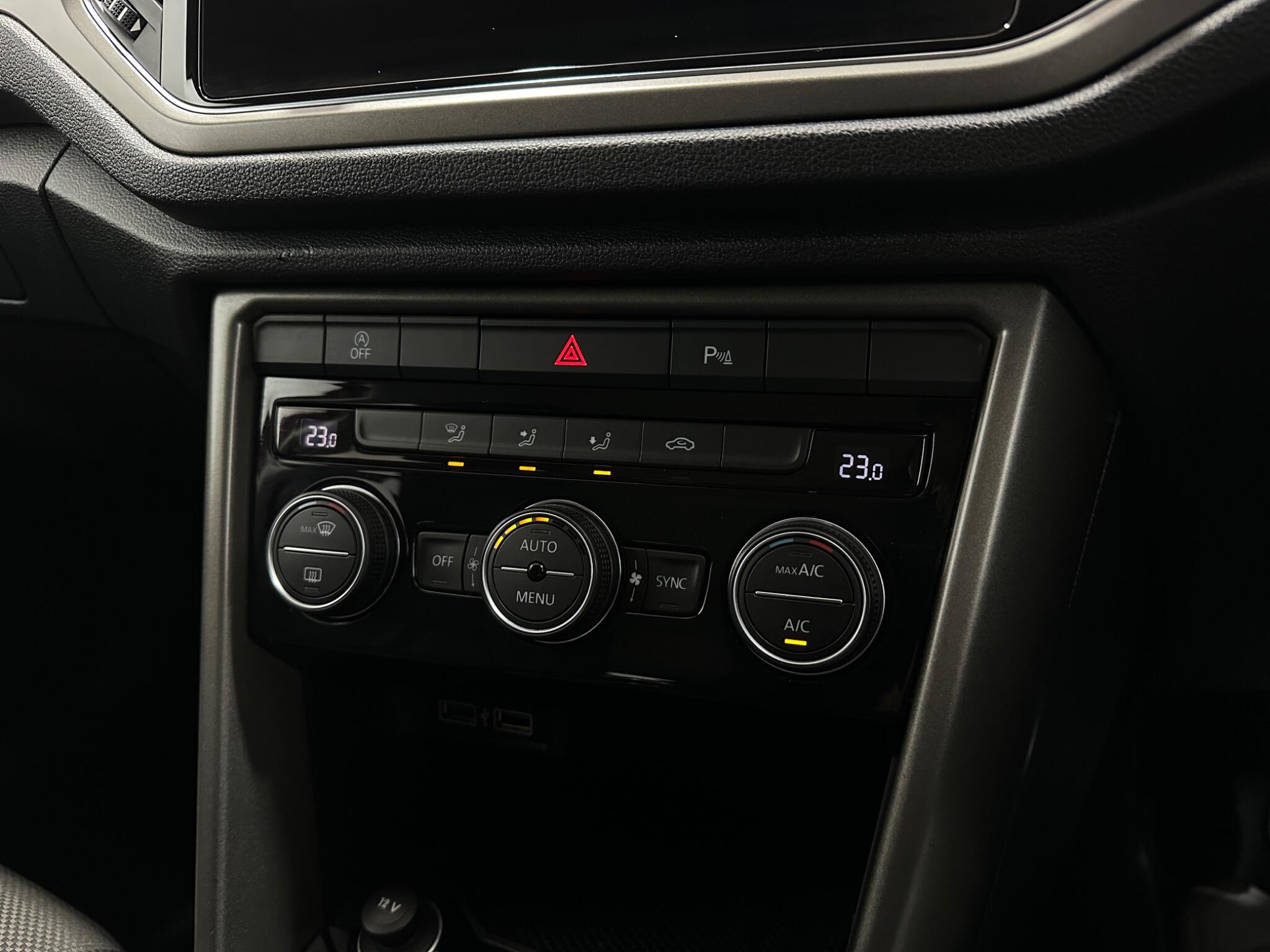 Volkswagen T-Roc view 19