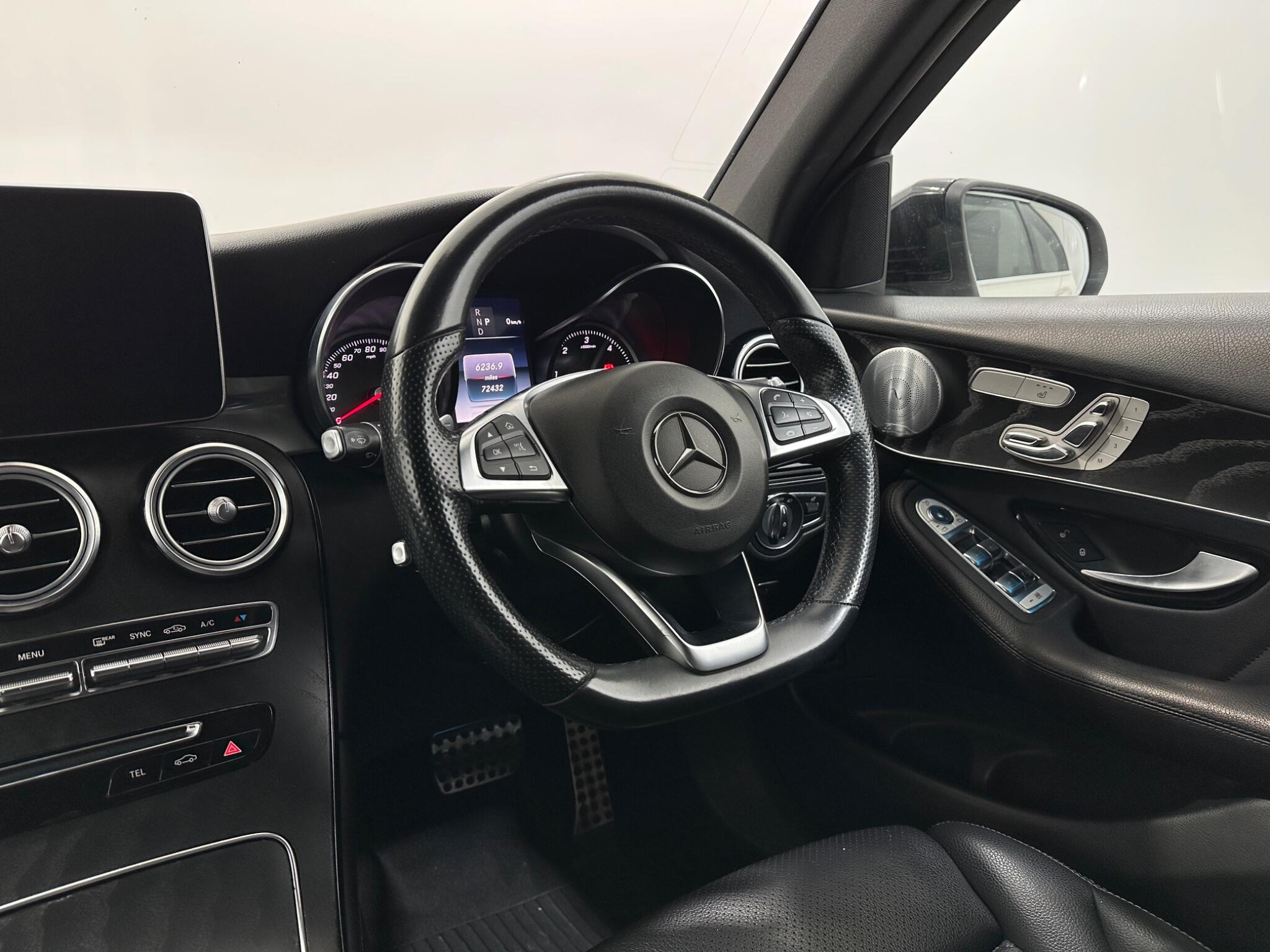 Mercedes-Benz GLC view 12