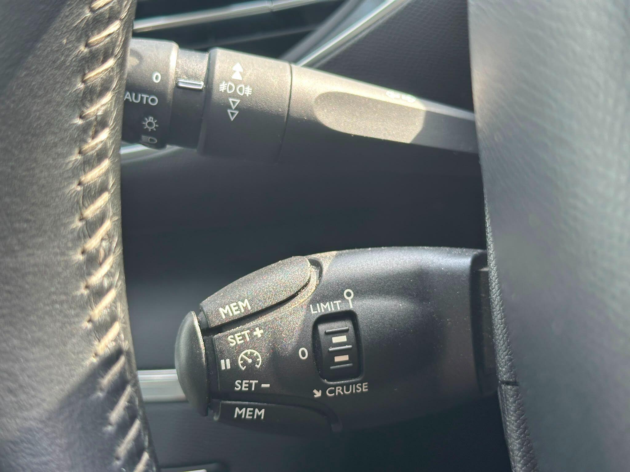 Peugeot 308 view 25