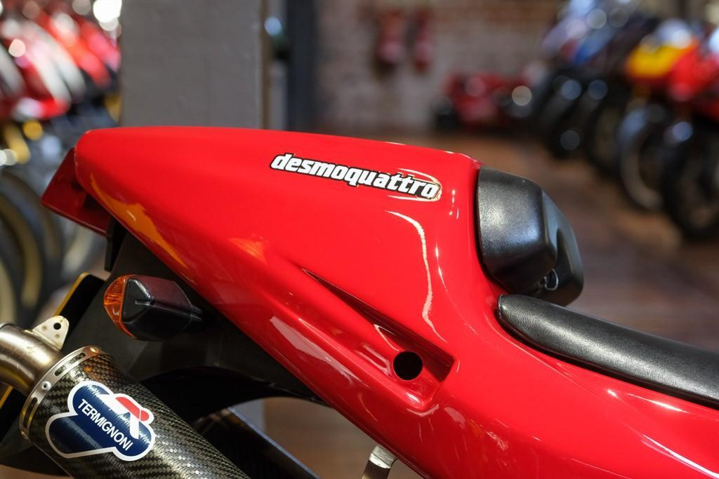Ducati 888 view 3