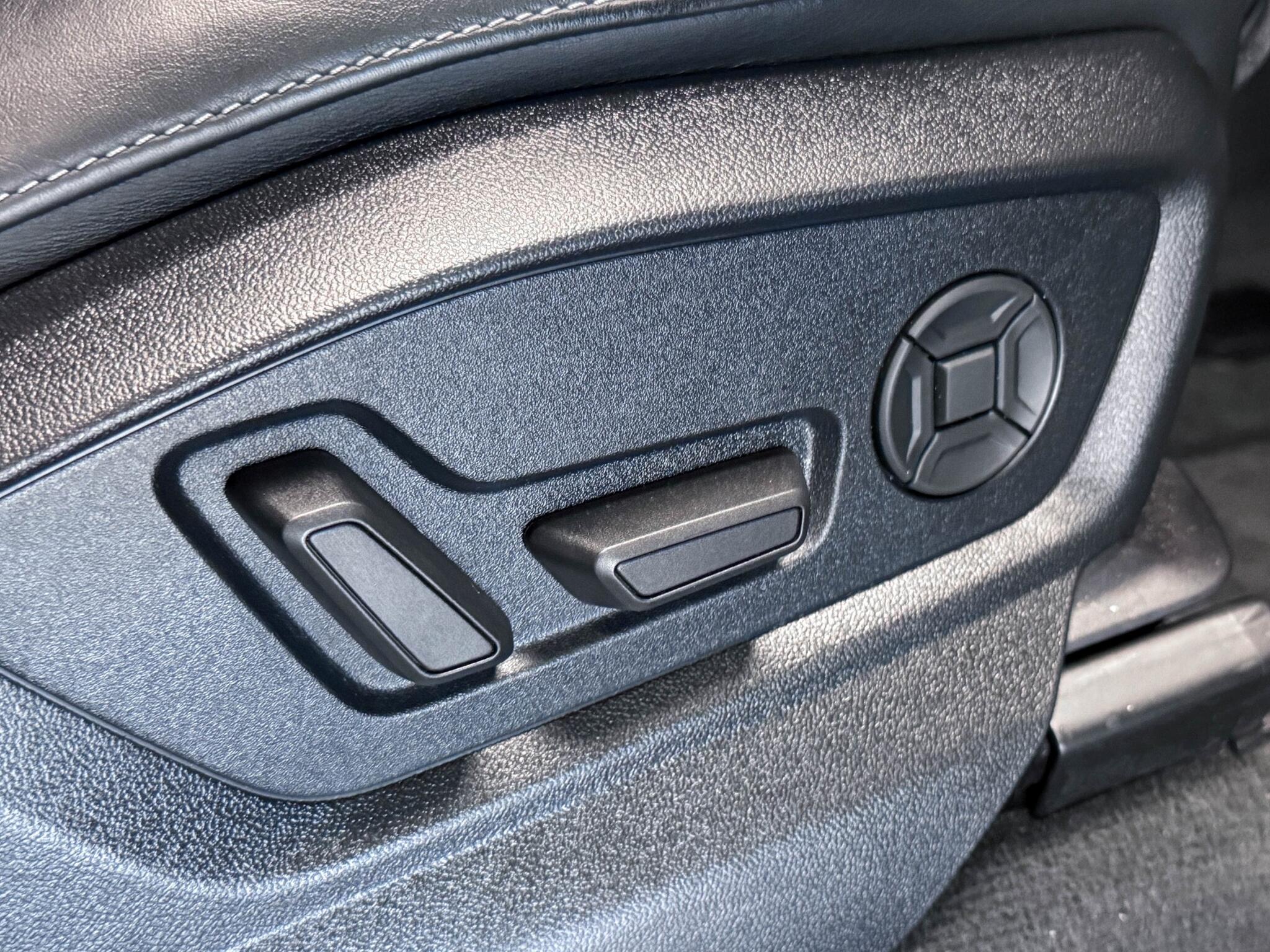 Audi Q7 view 28