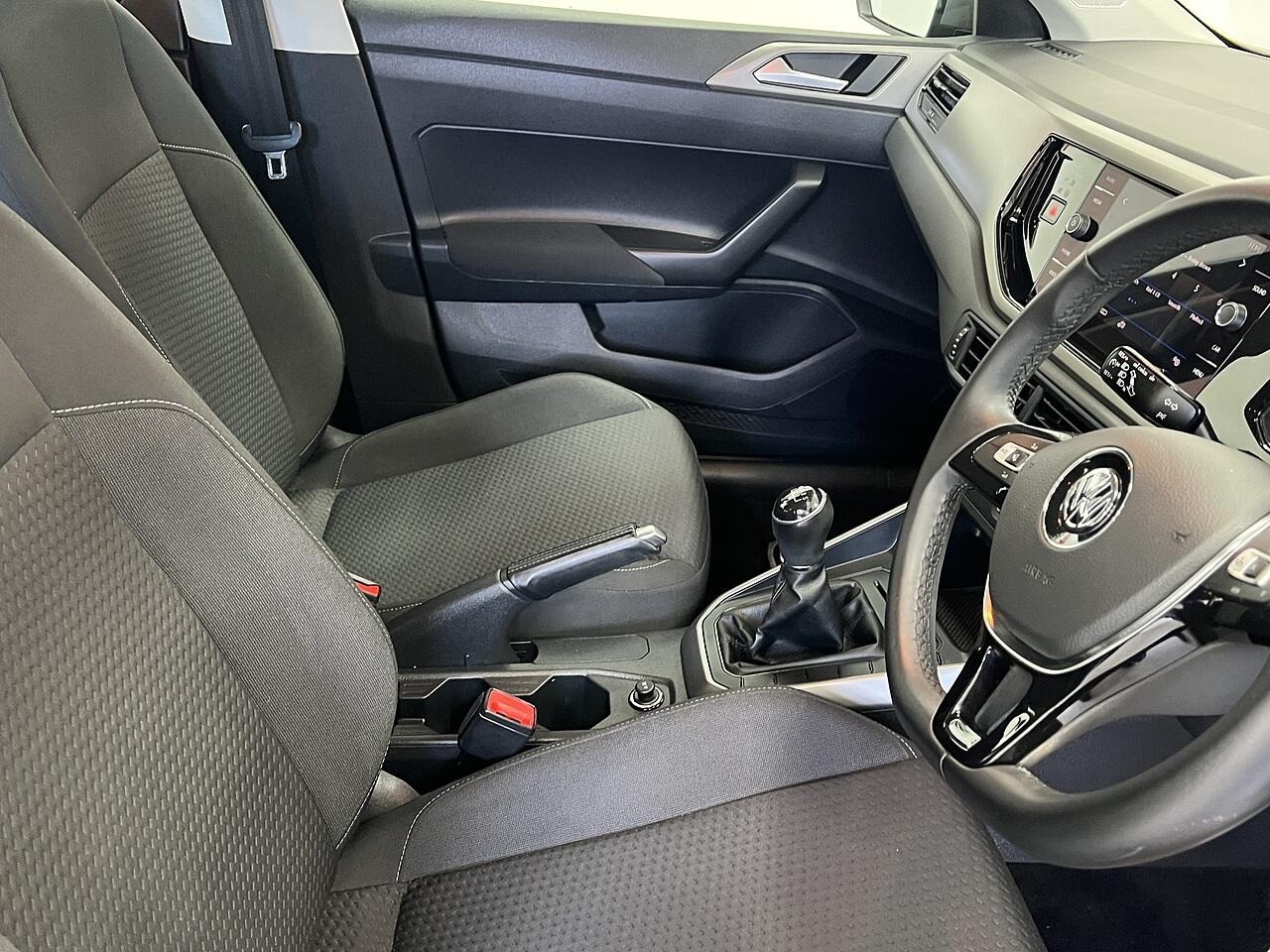Volkswagen Polo view 8