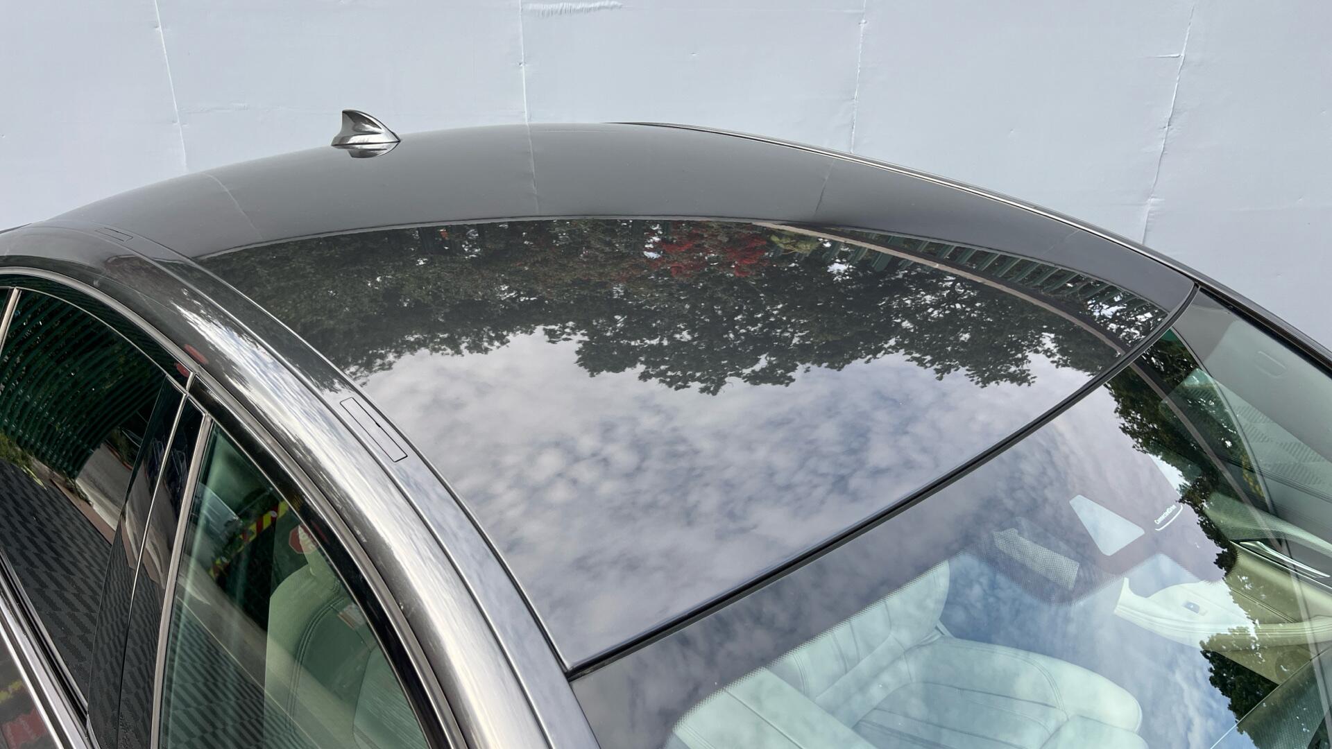 BMW 5 Series view 21