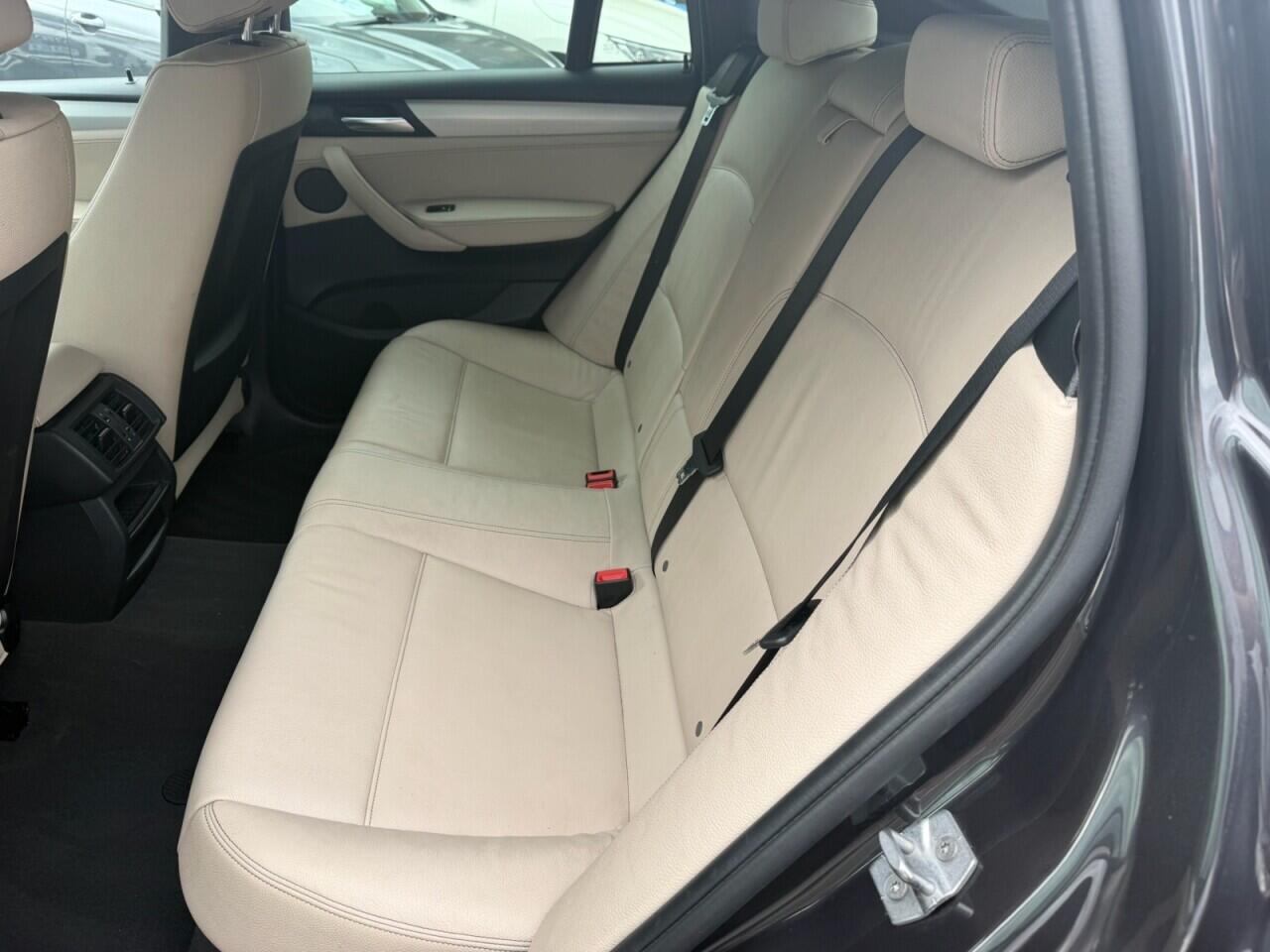 BMW X4 view 19