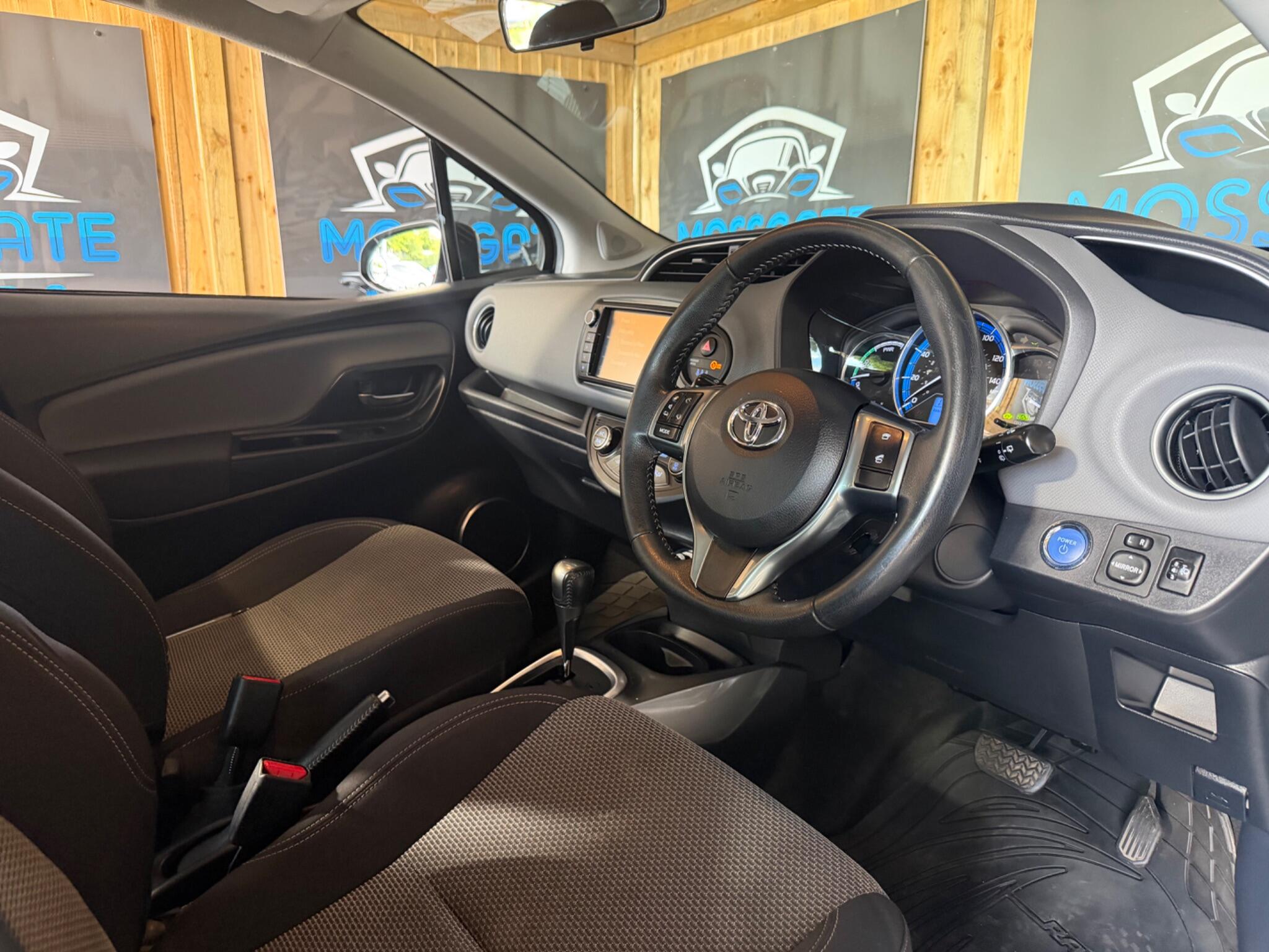 Toyota Yaris view 13