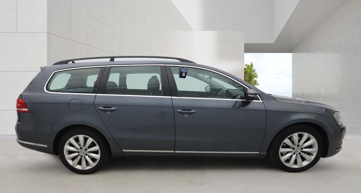 Volkswagen Passat view 5
