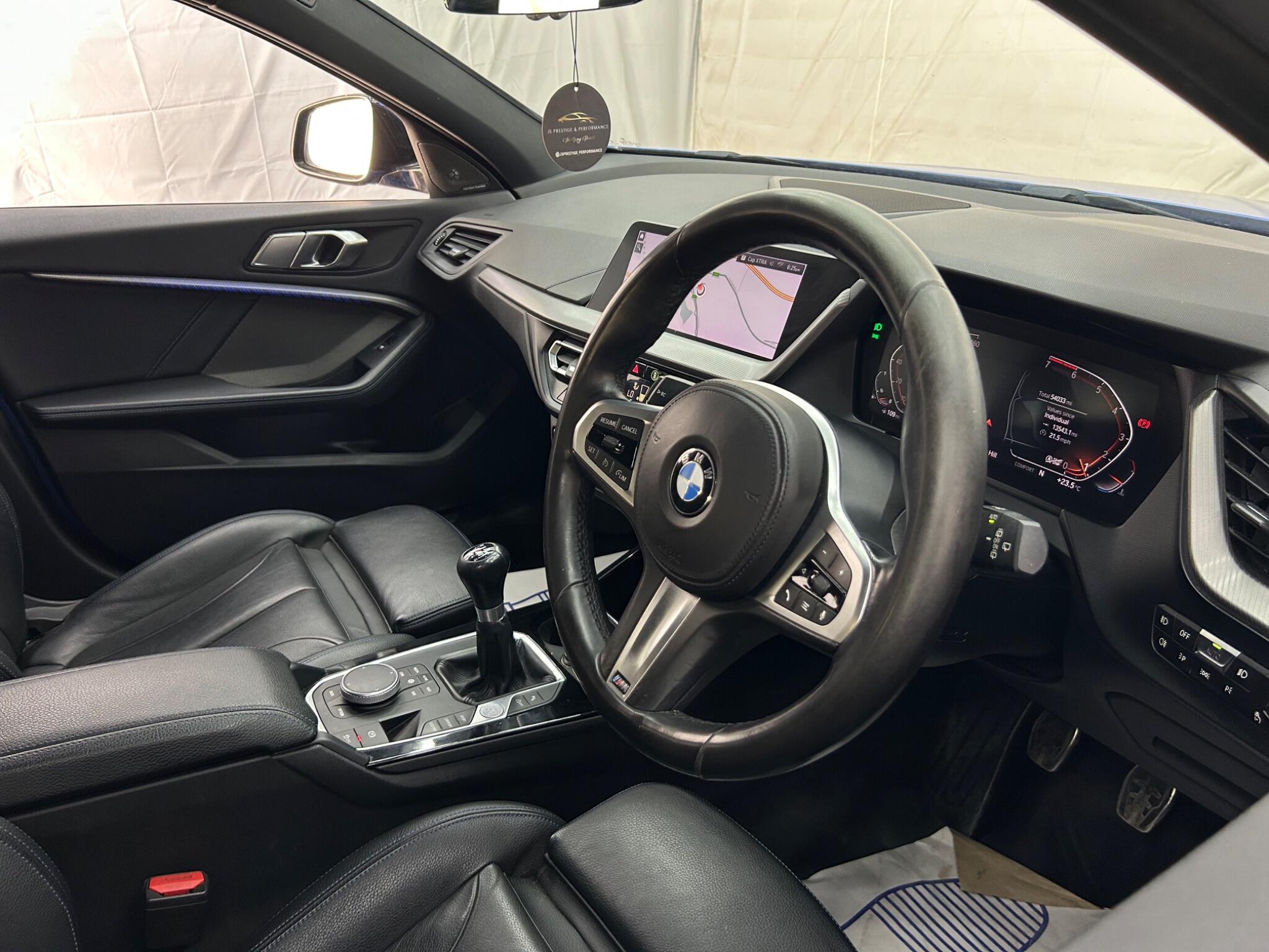 BMW 1 Series view 13