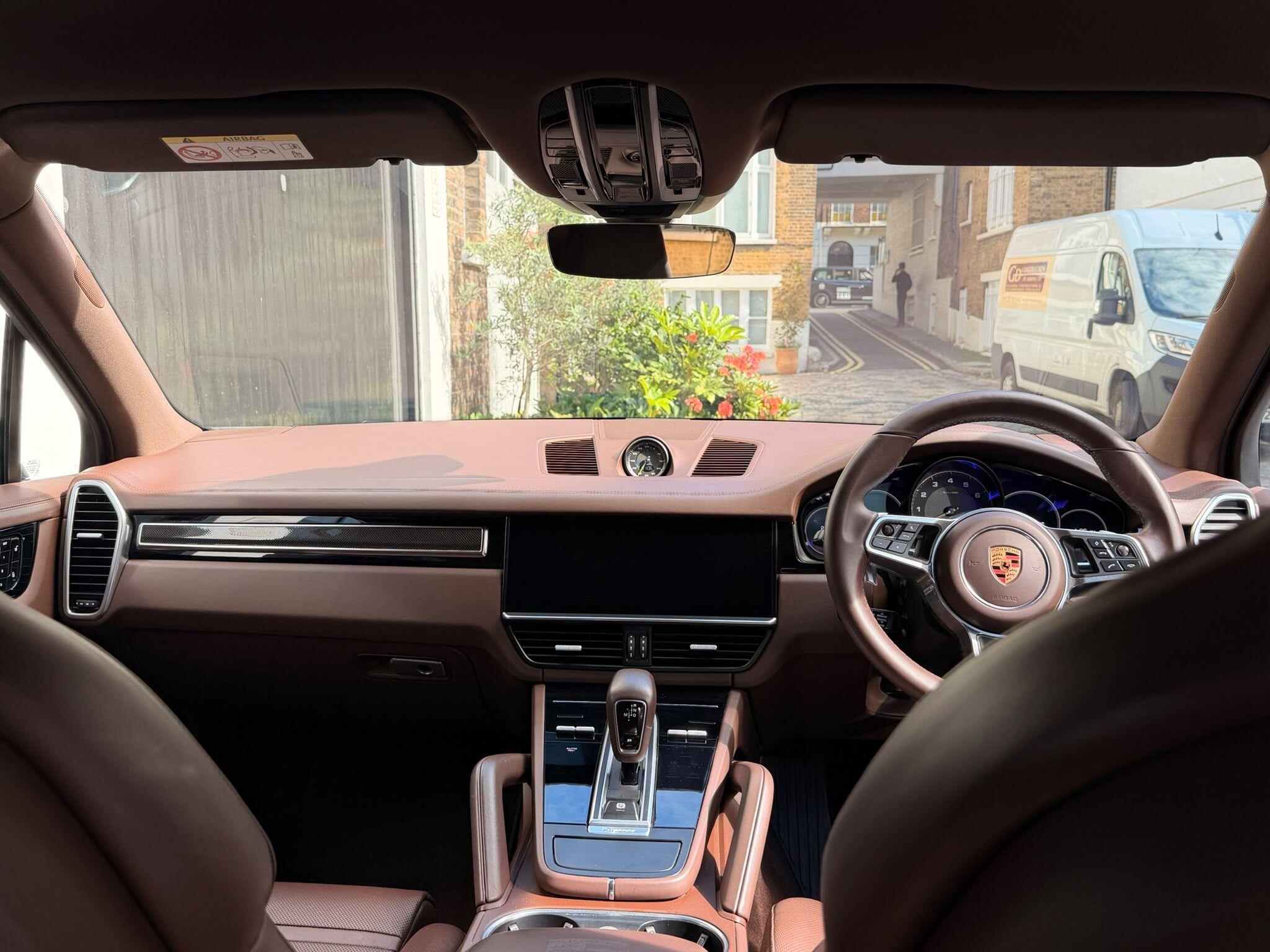 Porsche Cayenne view 24