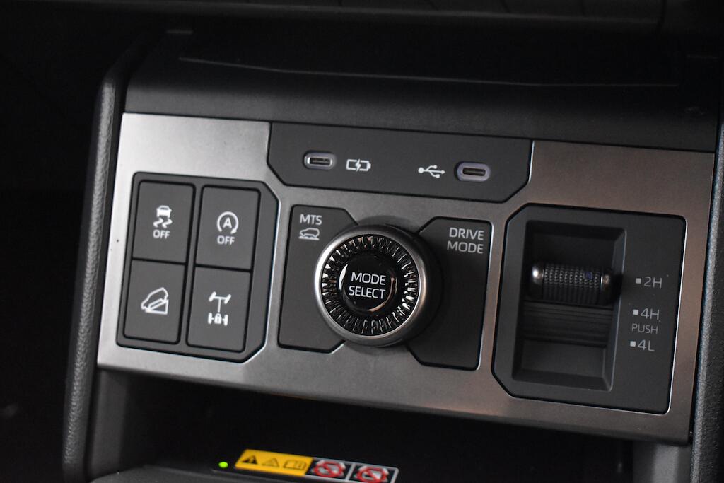 Toyota Hilux view 62