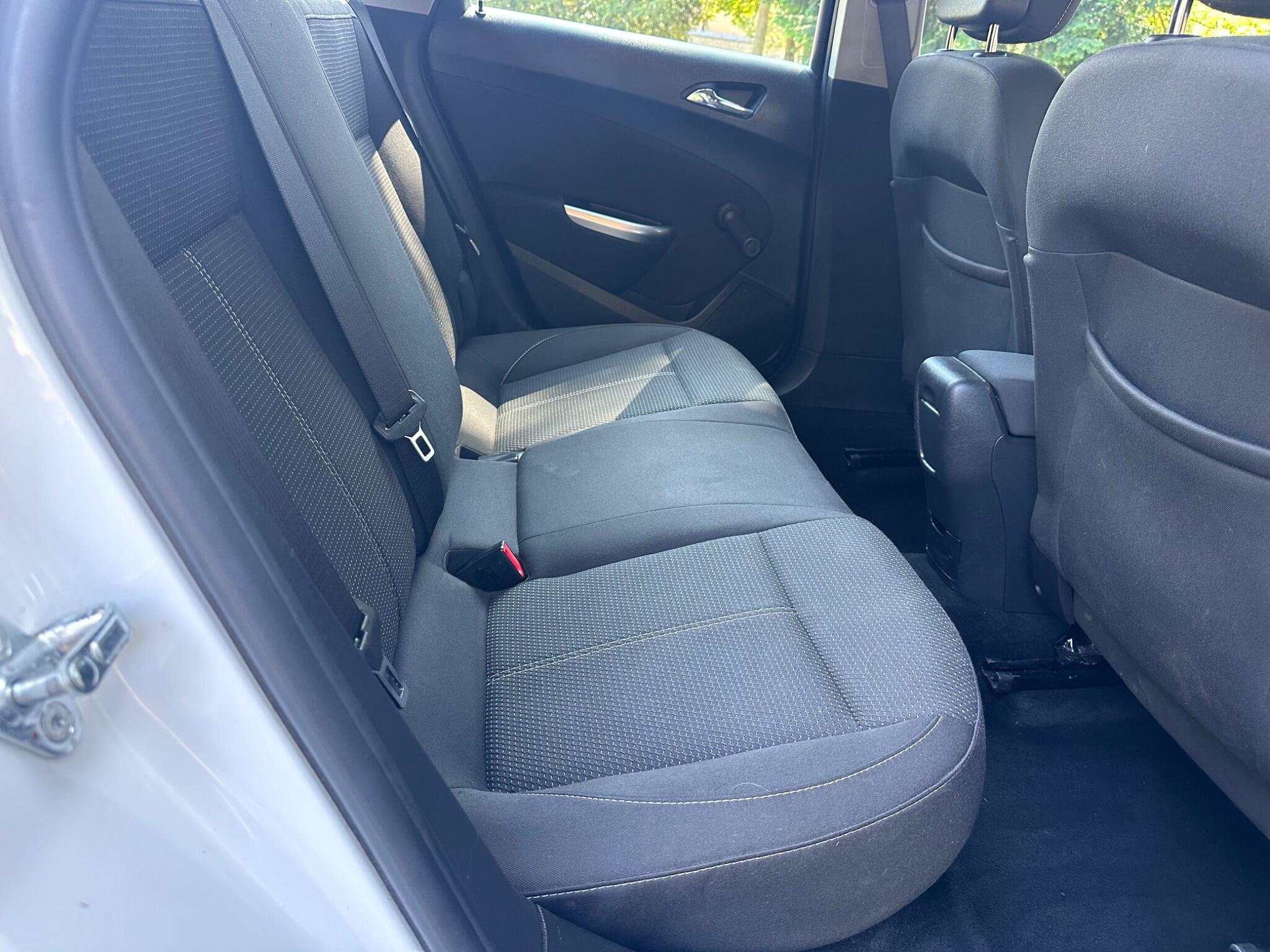 Vauxhall Astra view 24
