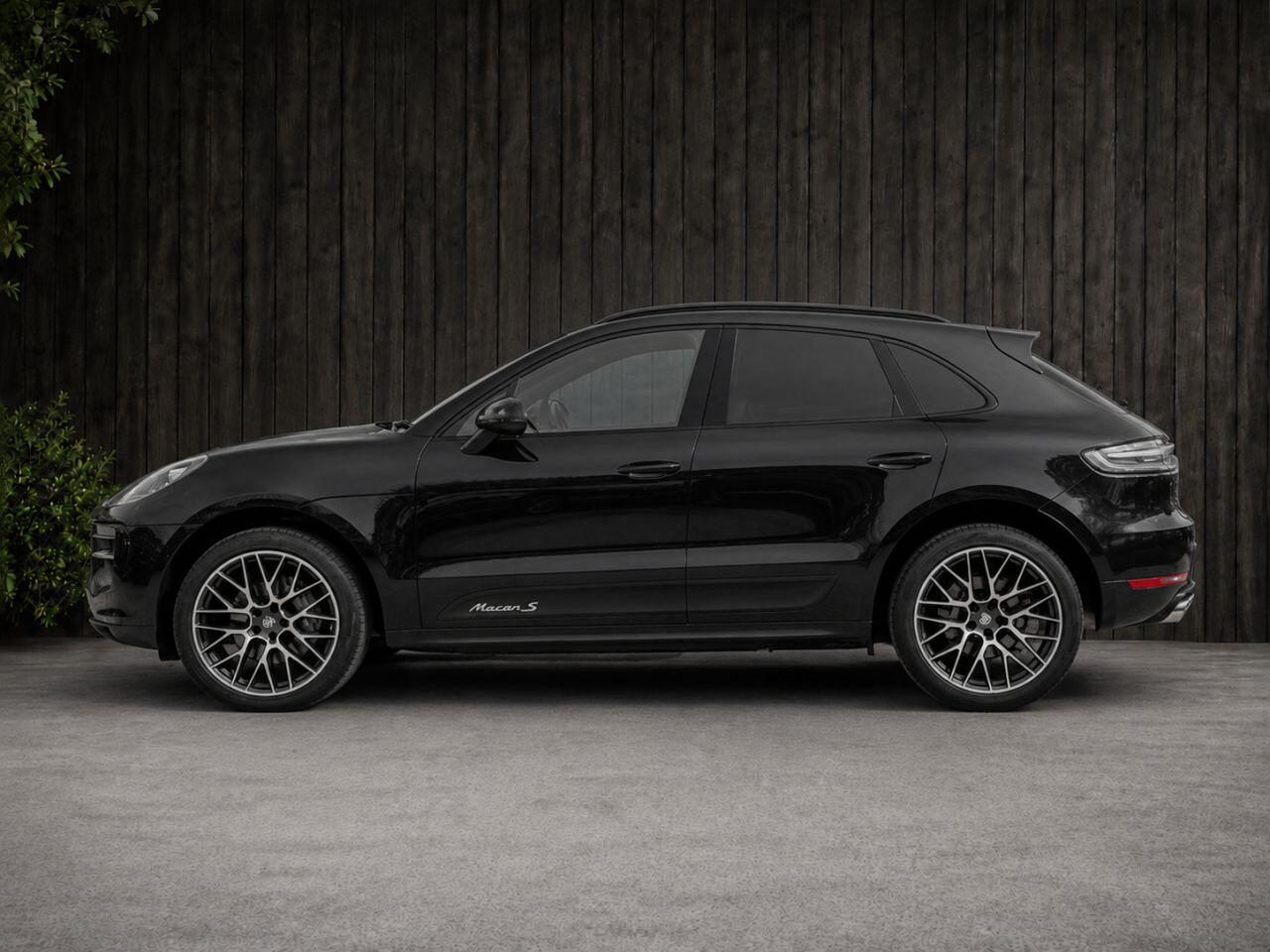 Porsche Macan view 9