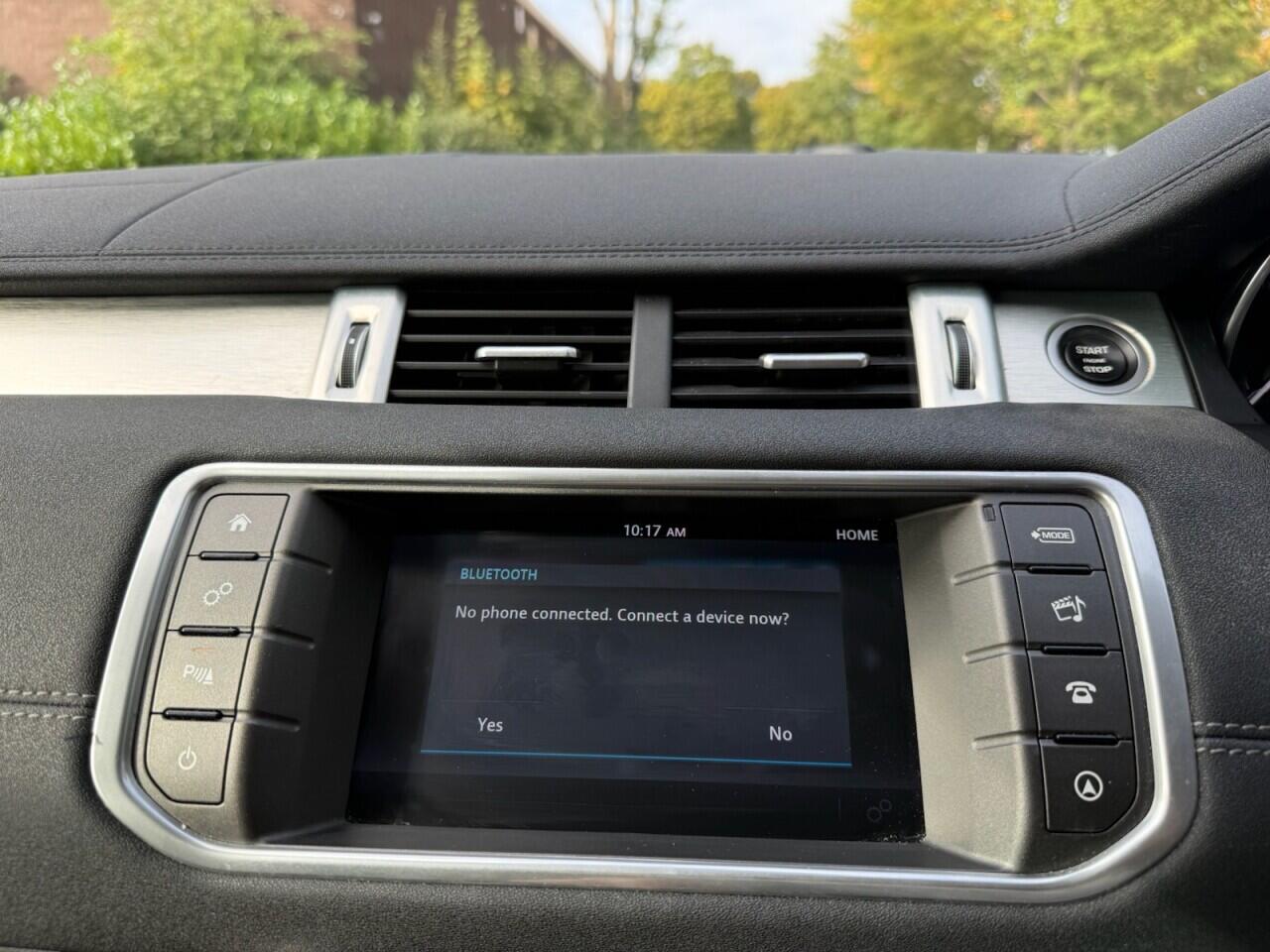 Land Rover Range Rover Evoque view 26