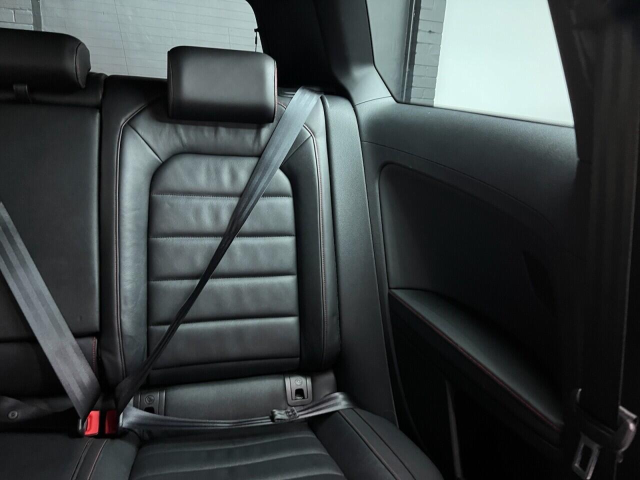 Volkswagen Golf view 43