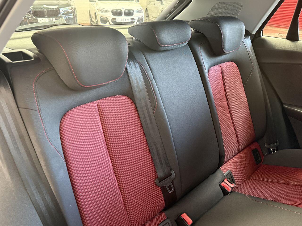 Audi Q2 view 57