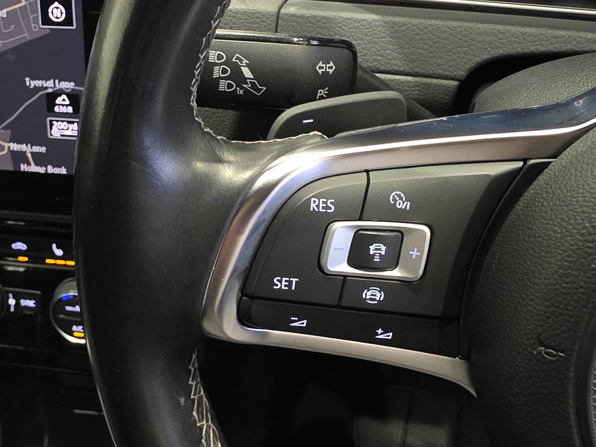 Volkswagen Golf view 23