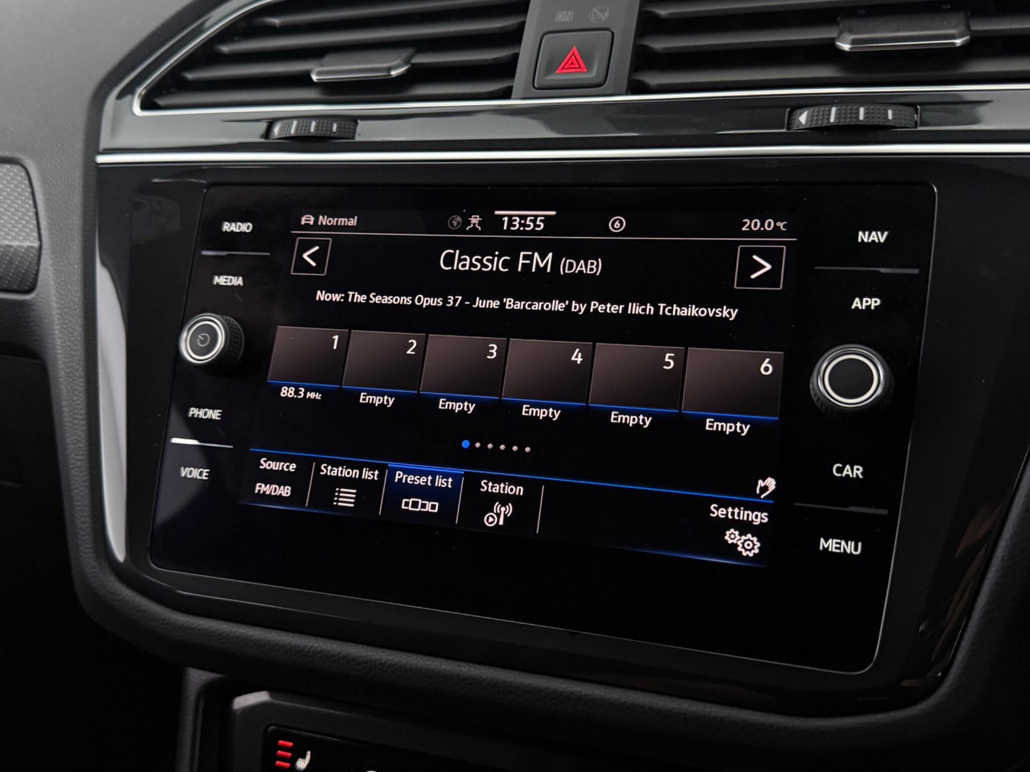 Volkswagen Tiguan view 22