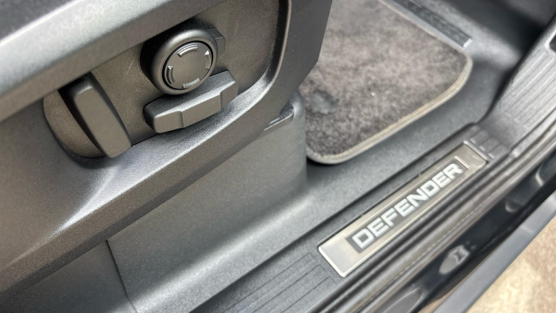 Land Rover Defender view 45