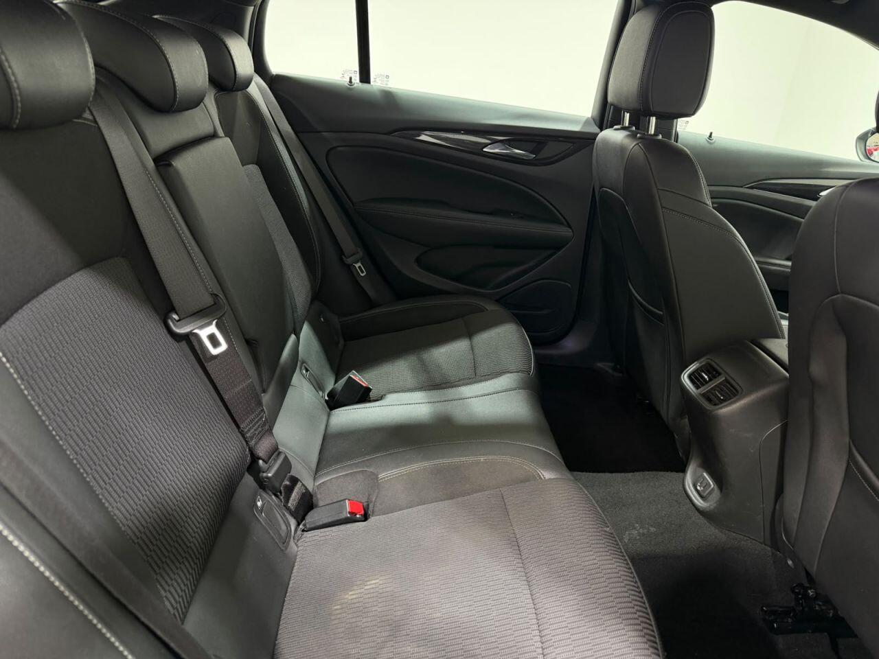 Vauxhall Insignia view 26
