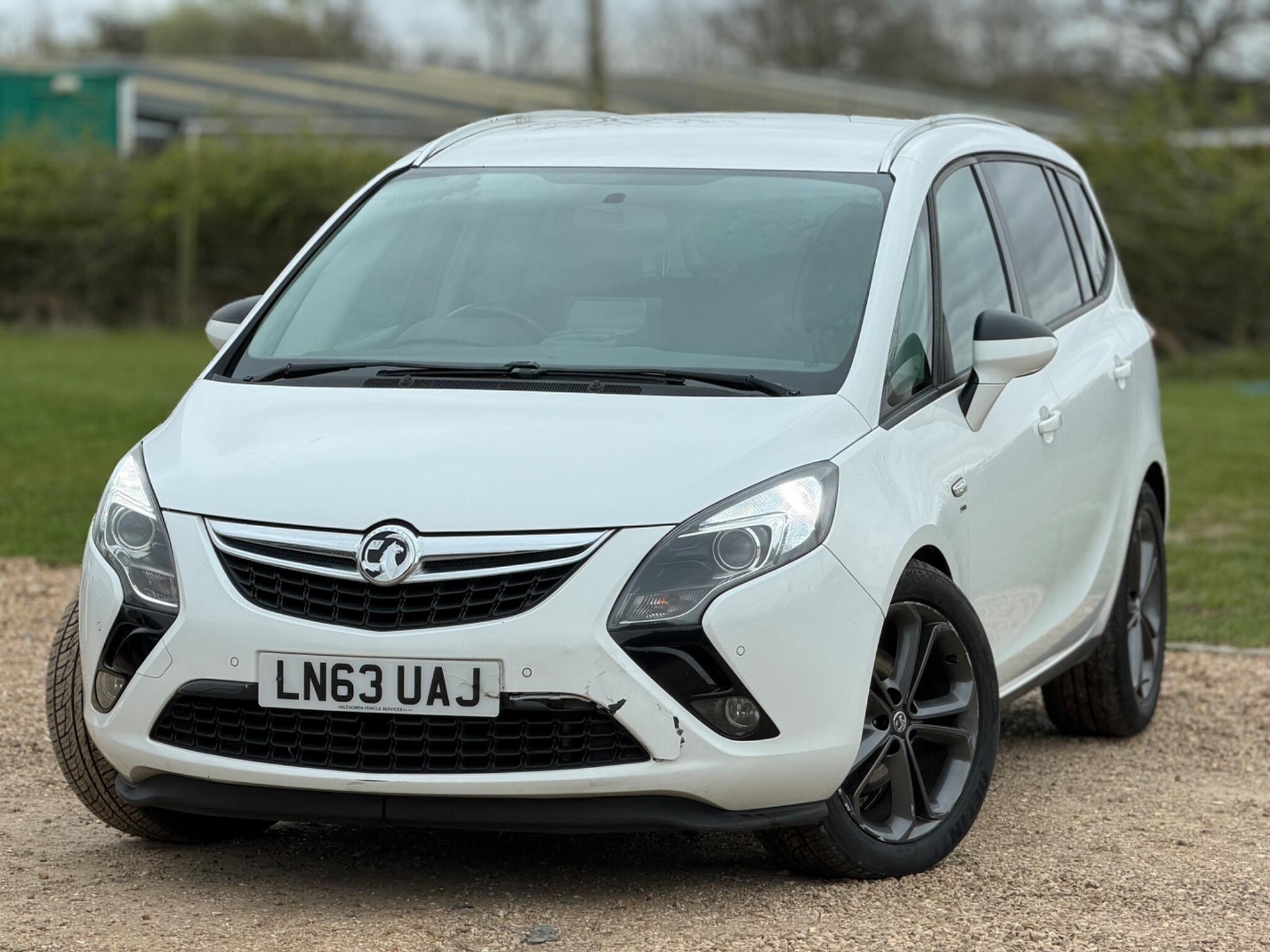 2013 Vauxhall Zafira Tourer 2.0 CDTi SRi Euro 5 5dr image 2