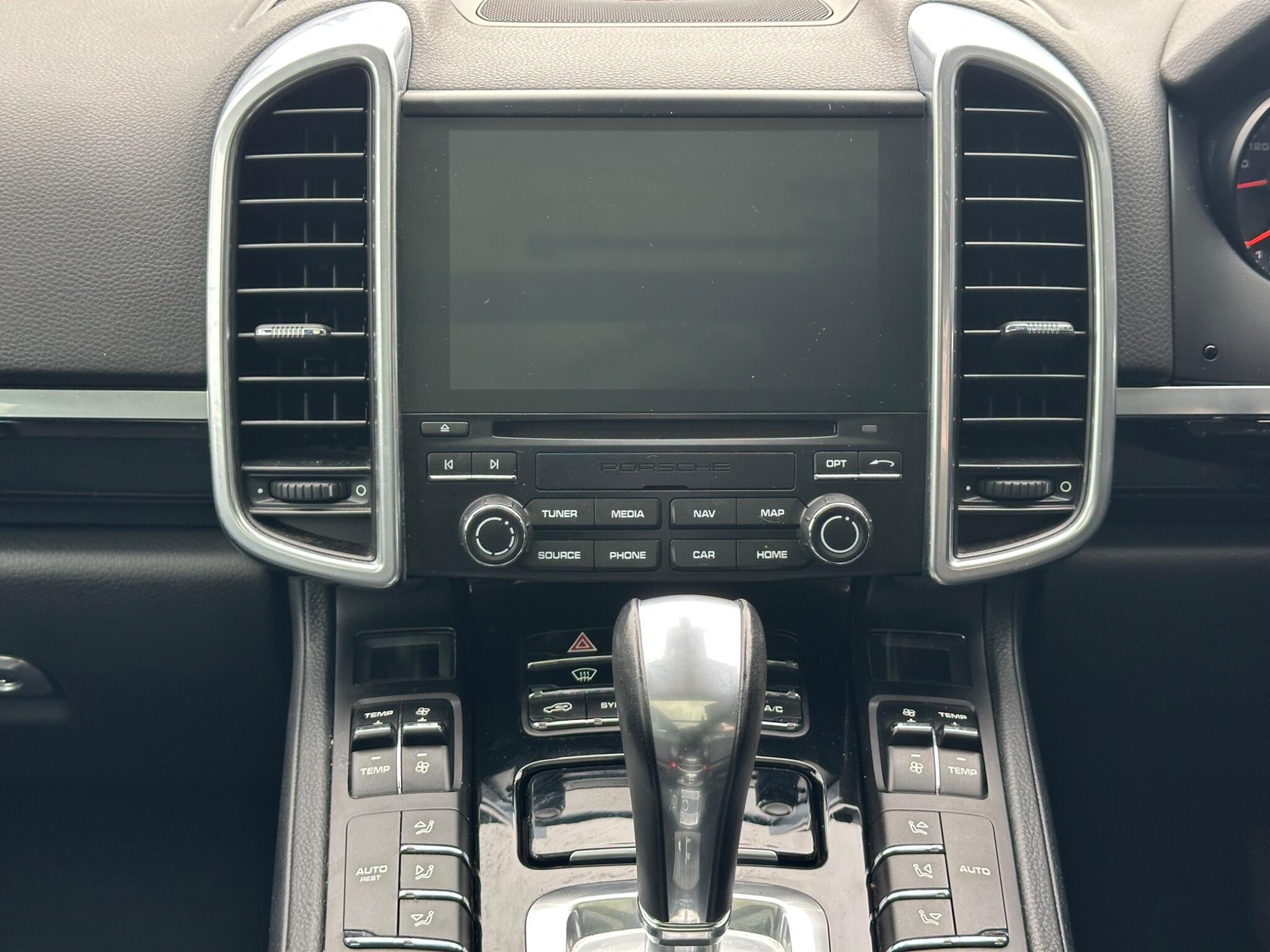 Porsche Cayenne view 30