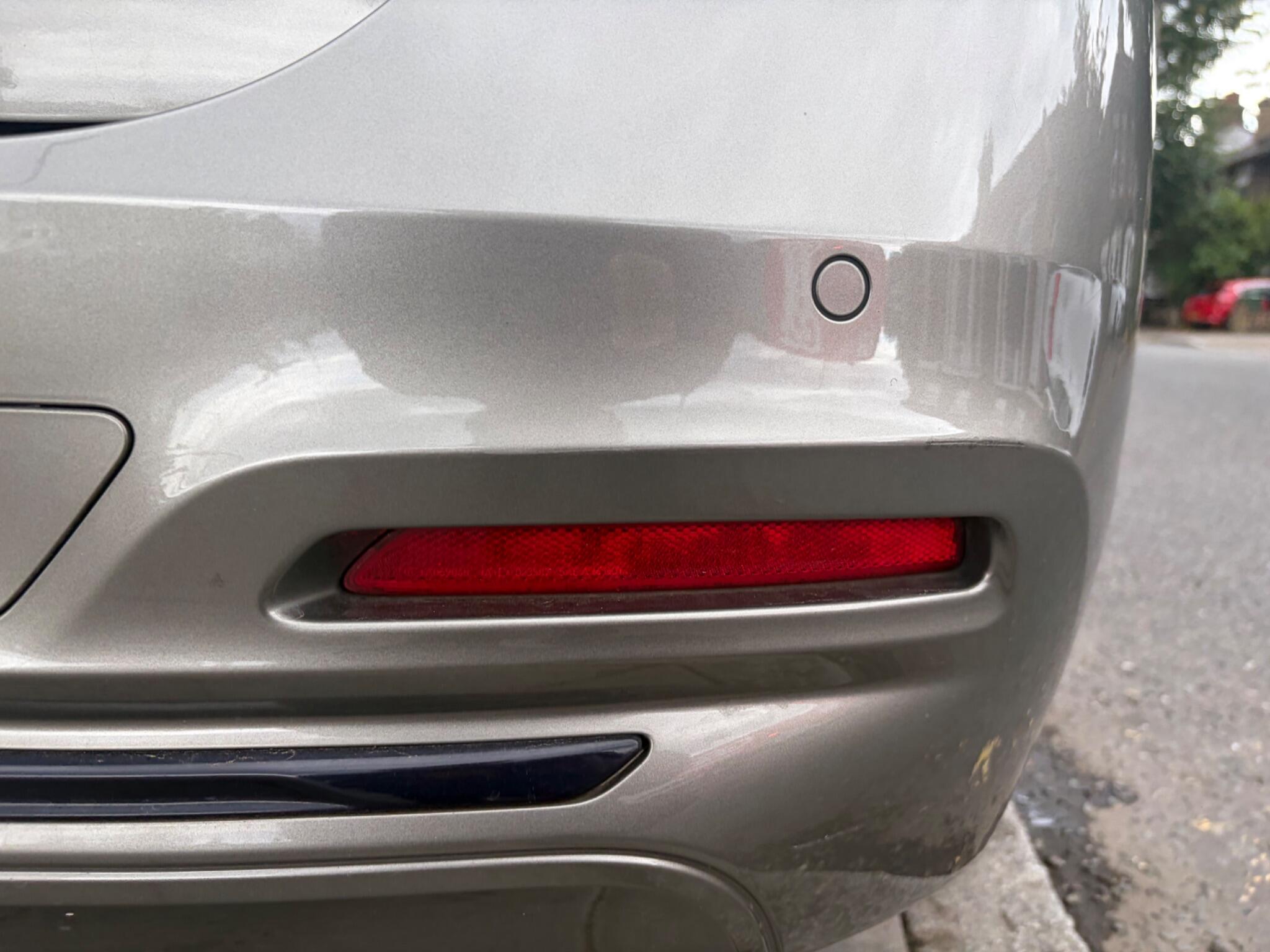 BMW 3 Series view 26