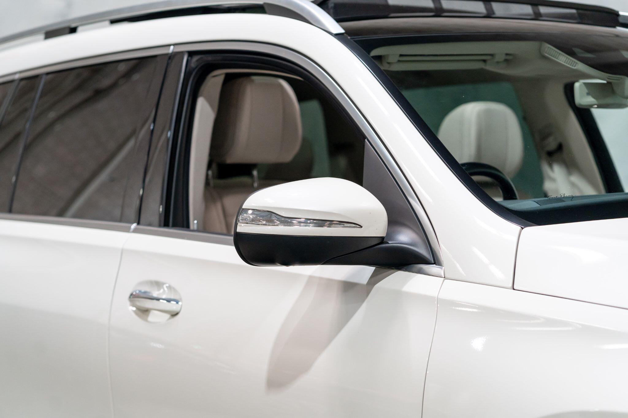 Mercedes-Benz GLS view 12