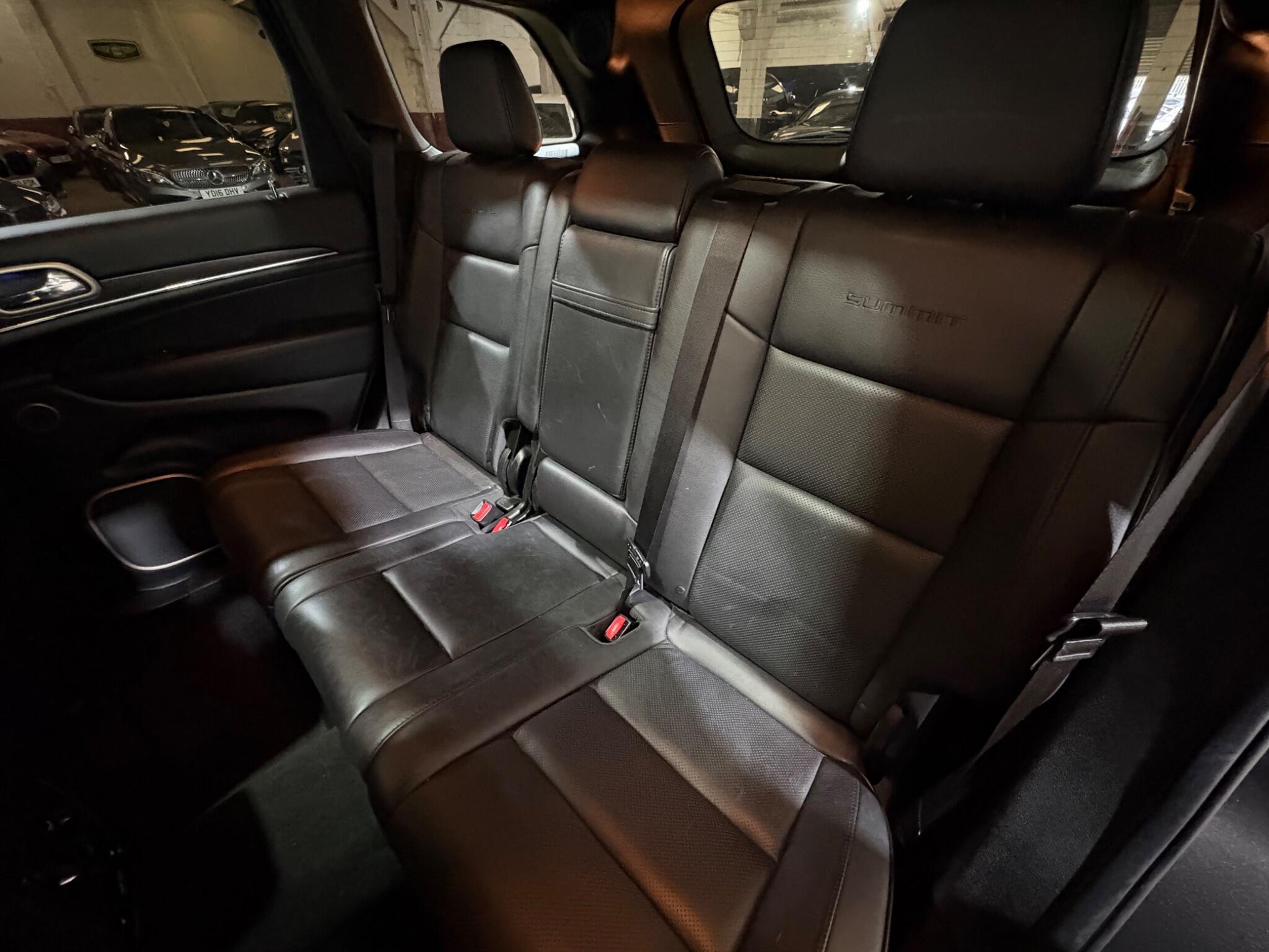 Jeep Grand Cherokee view 58