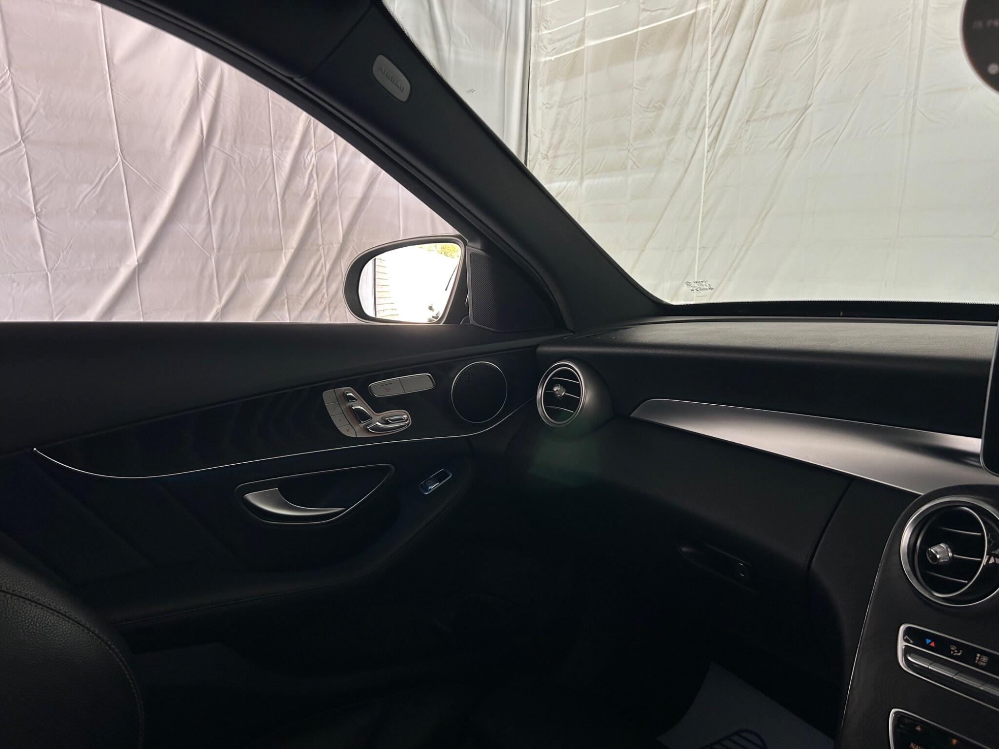 Mercedes-Benz C Class view 20