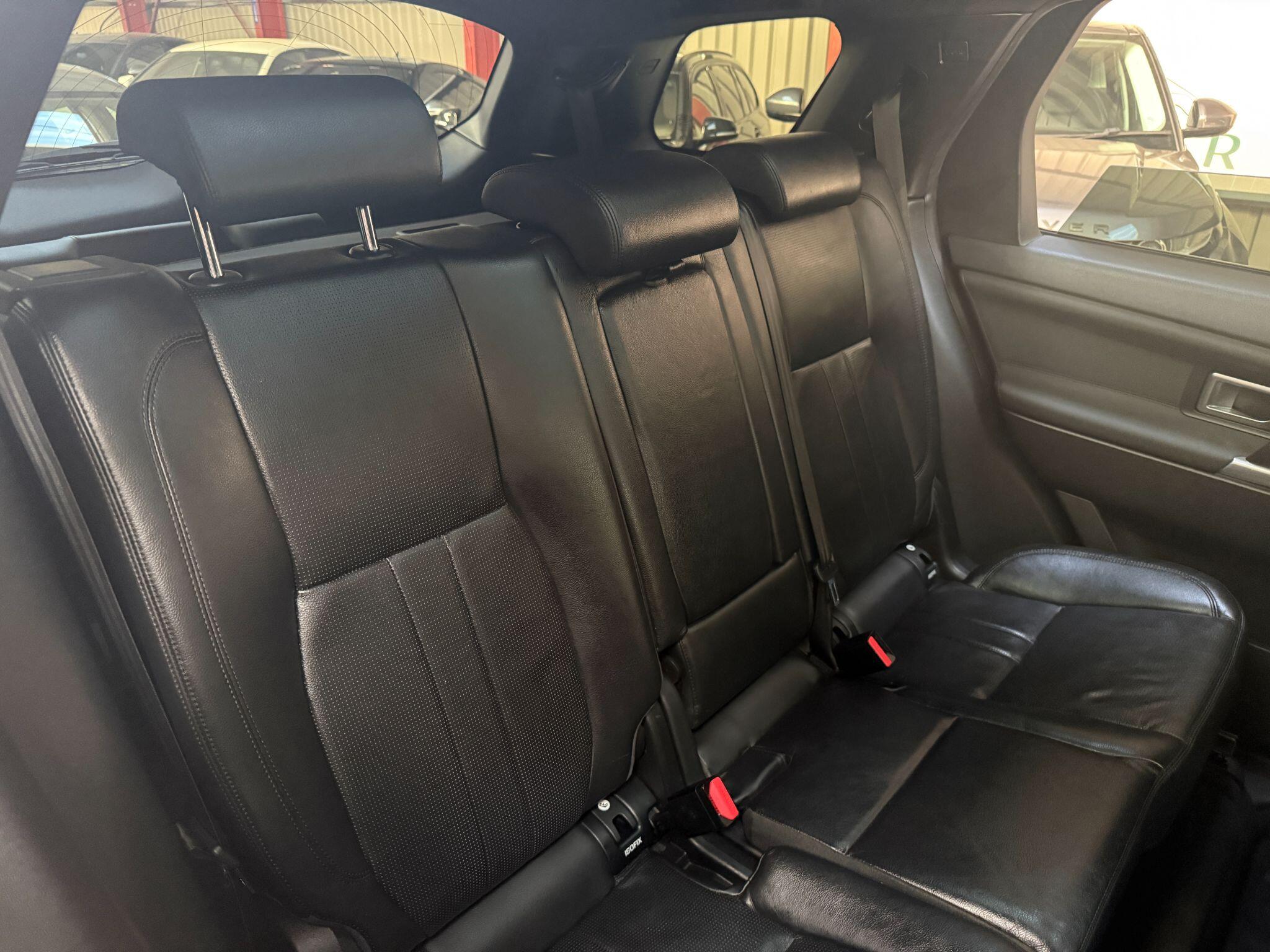 Land Rover Discovery Sport view 14
