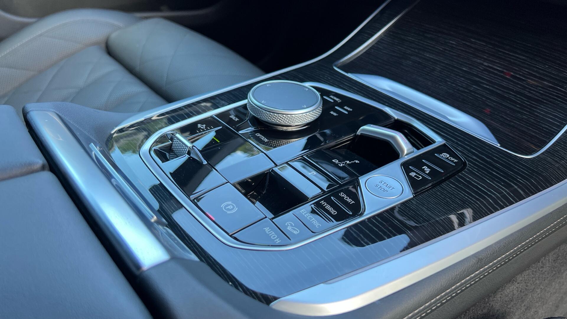 BMW X5 view 10