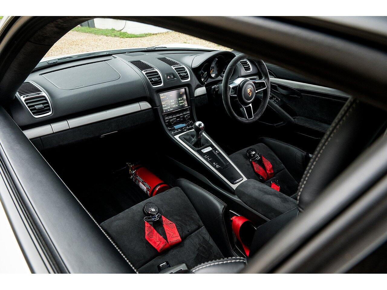Porsche Cayman view 23