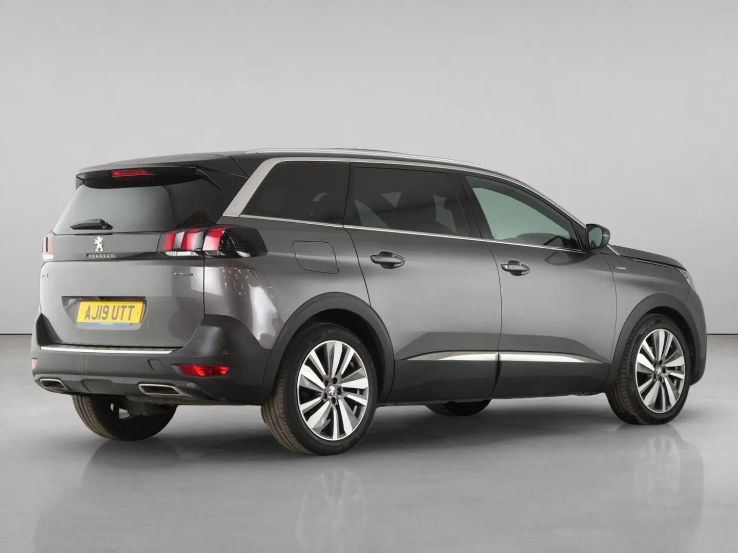 Peugeot 5008 view 8