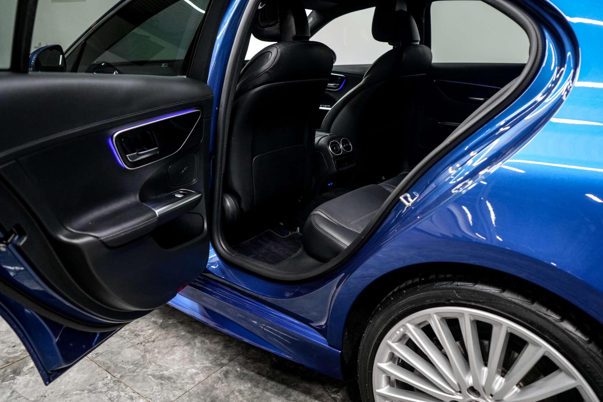 Mercedes-Benz C-Class view 25
