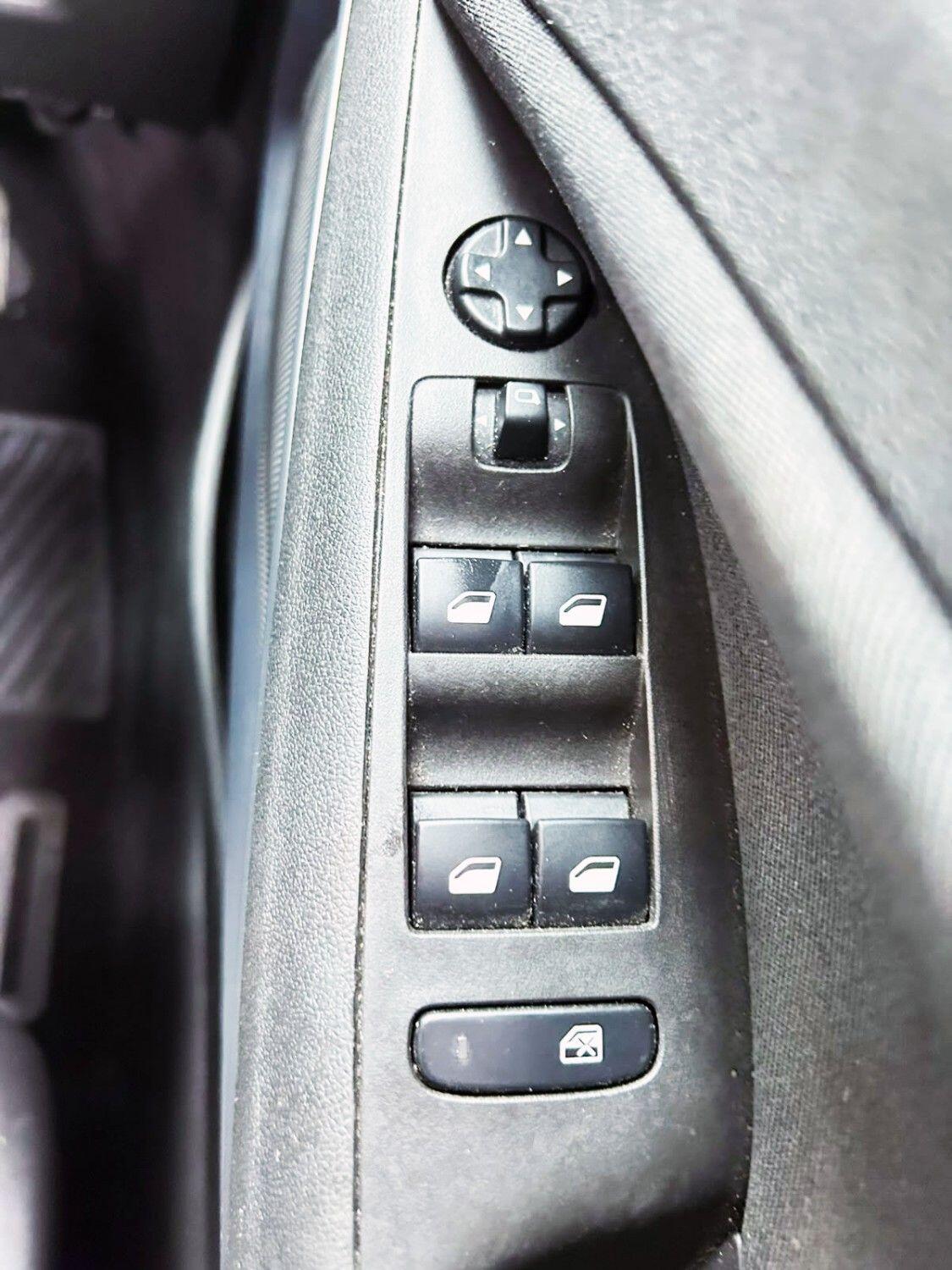 Vauxhall Crossland X view 22