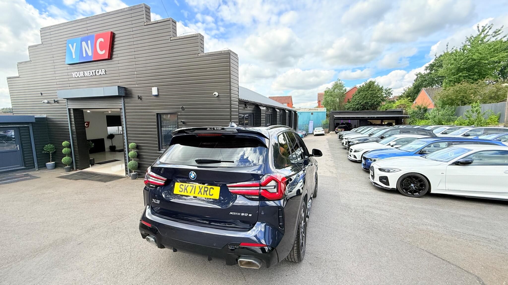 BMW X3 view 3