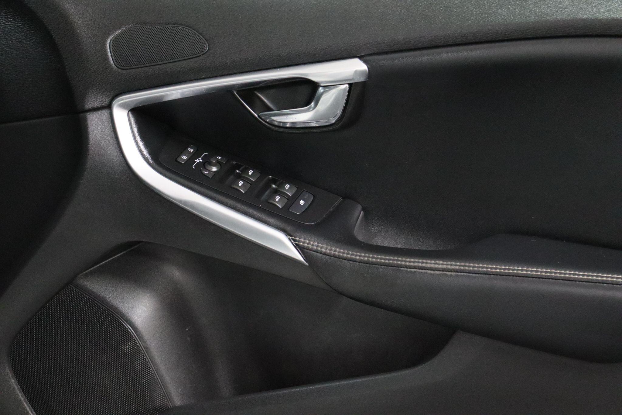 Volvo V40 view 36