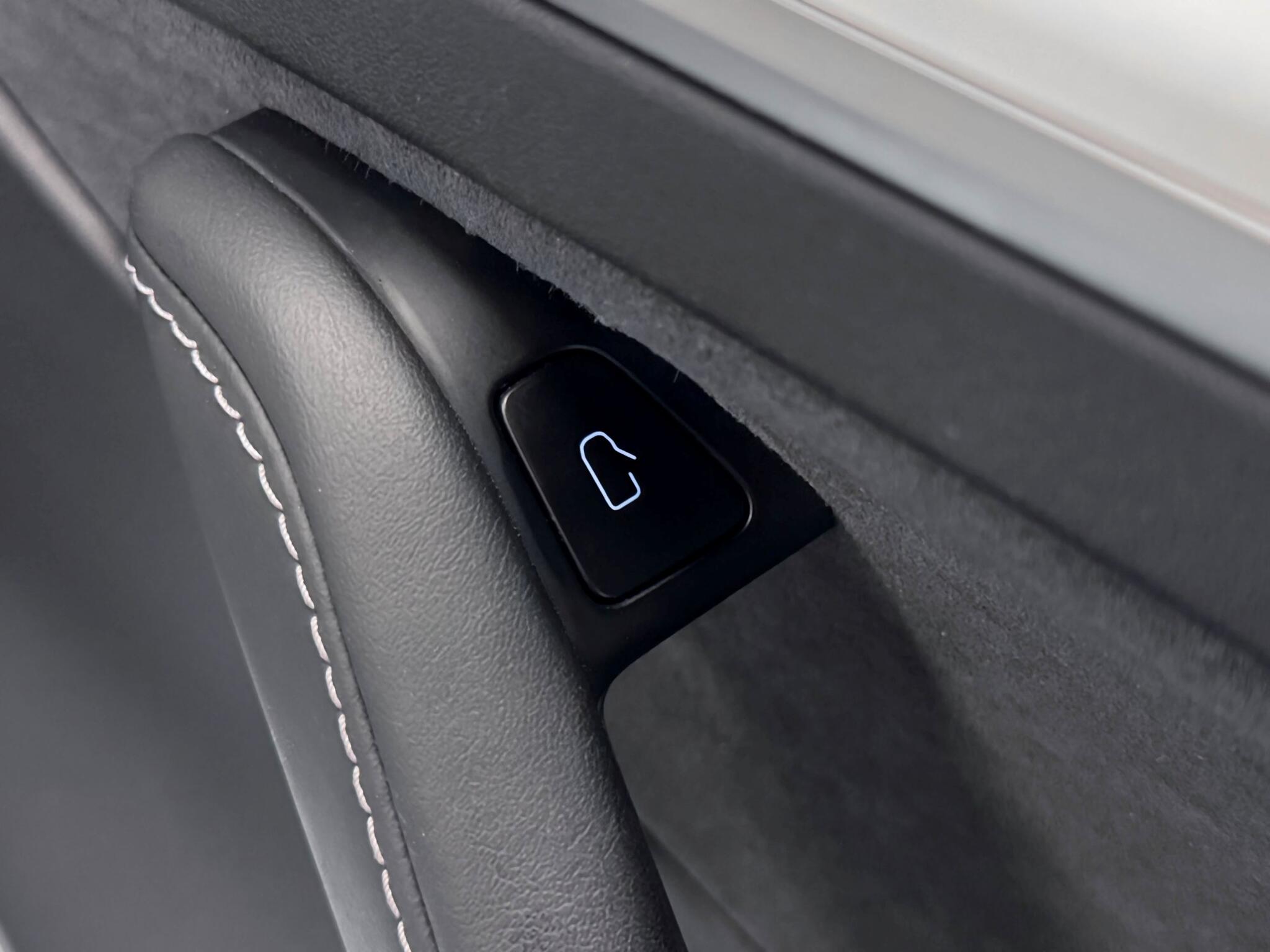 Tesla Model Y view 28