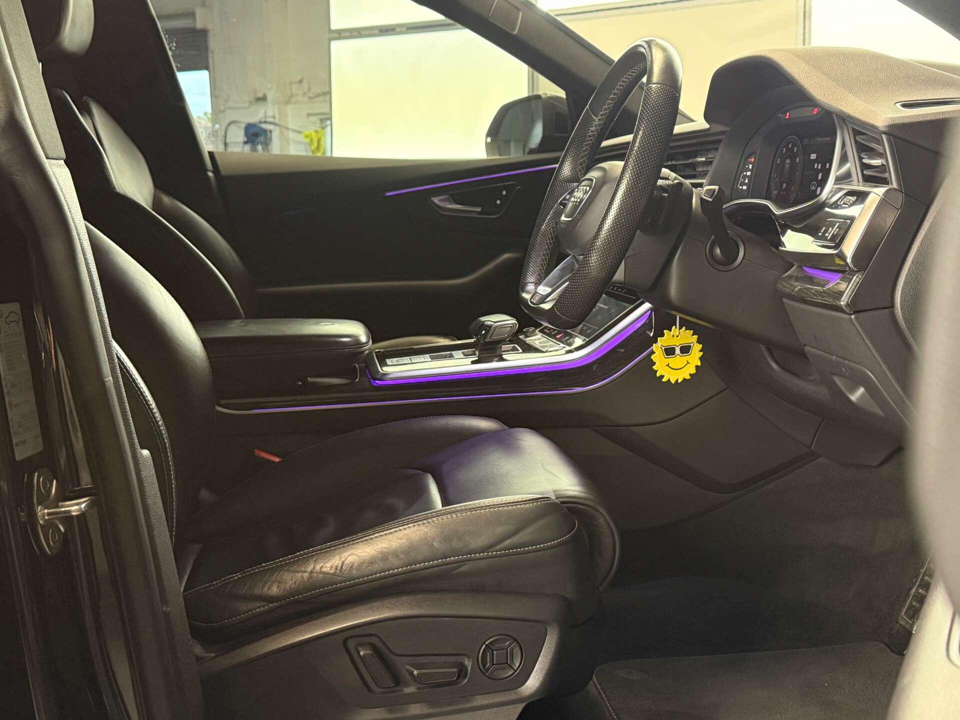 Audi Q8 view 57