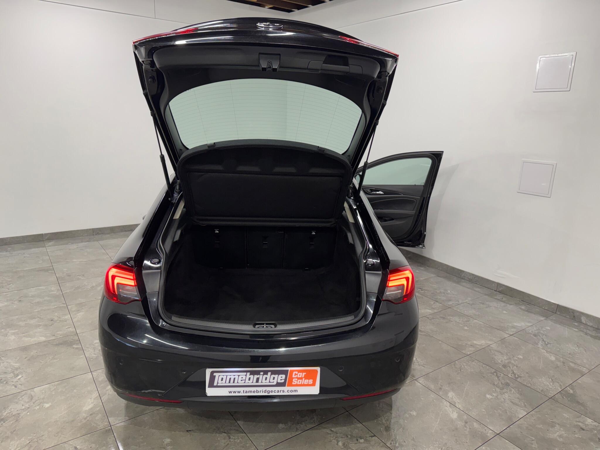 Vauxhall Insignia view 14