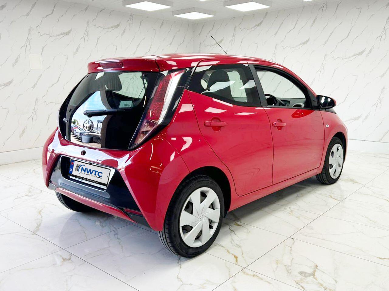 Toyota Aygo view 12