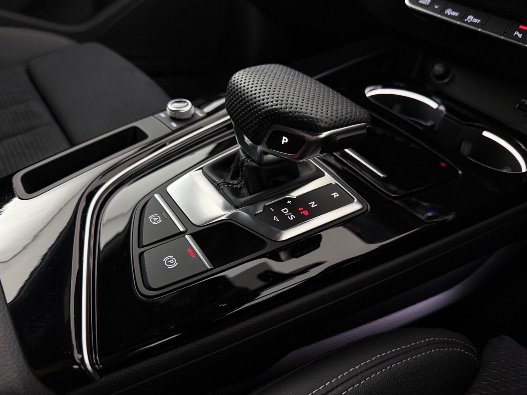 Audi A4 view 20