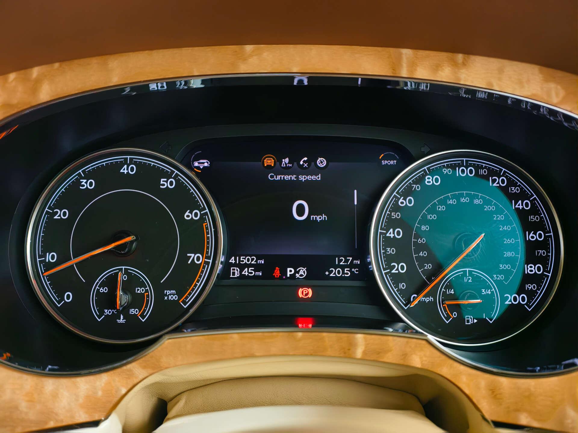 Bentley Bentayga view 46