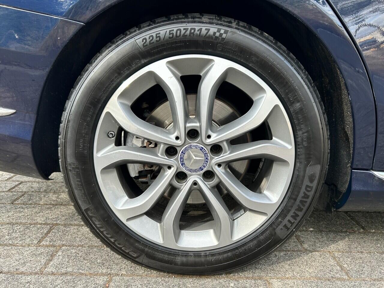 Mercedes-Benz C-Class view 44