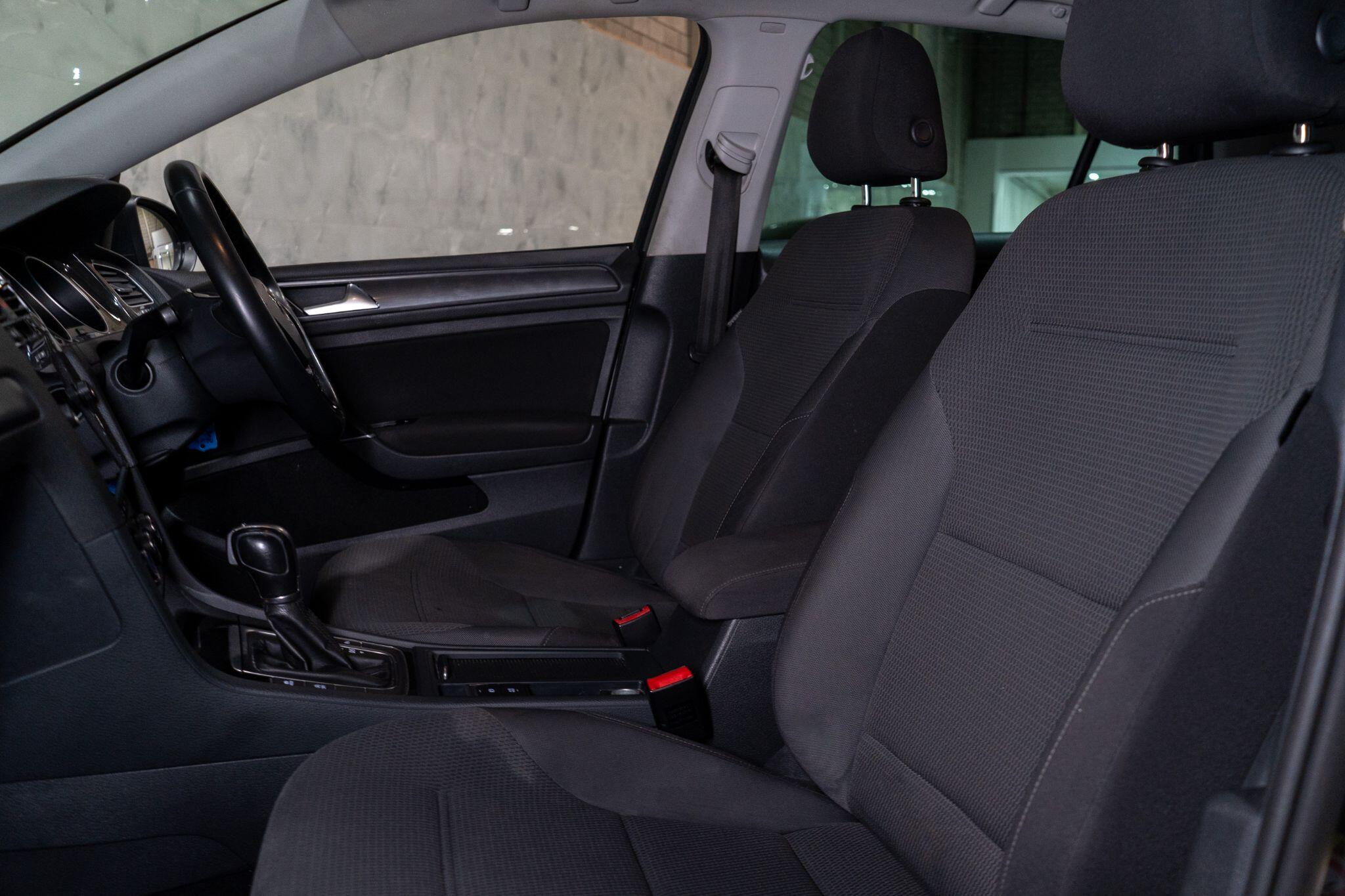 Volkswagen Golf view 29