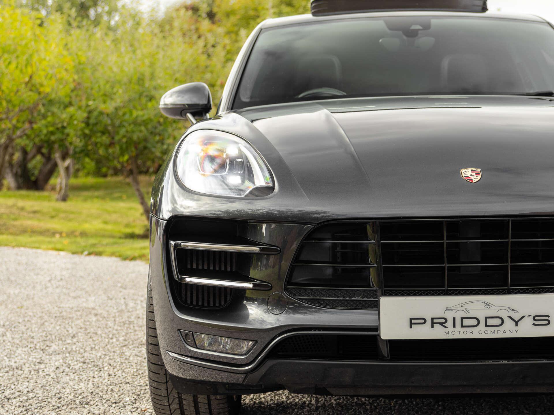 Porsche Macan view 9